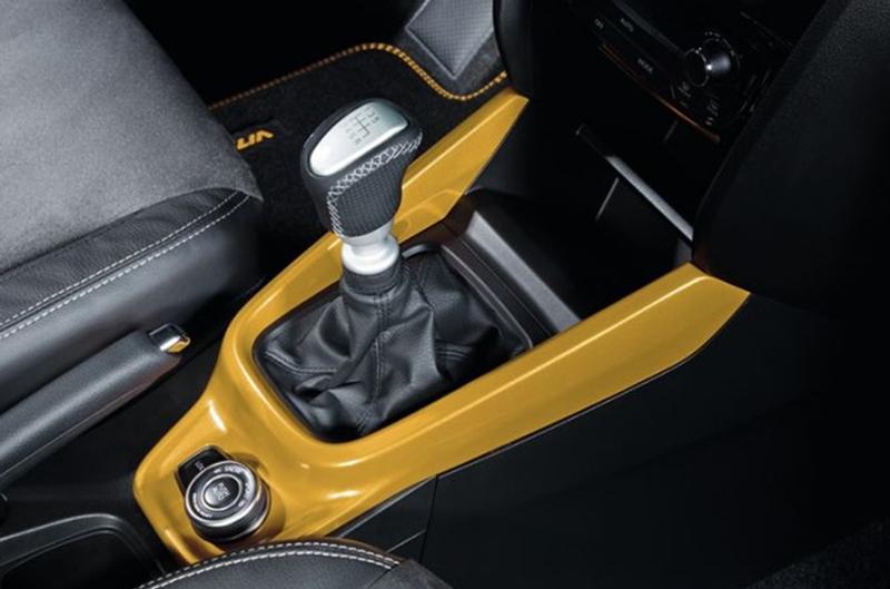 Centre-Console-Coloured-Trim-Solar-Yellow.jpg